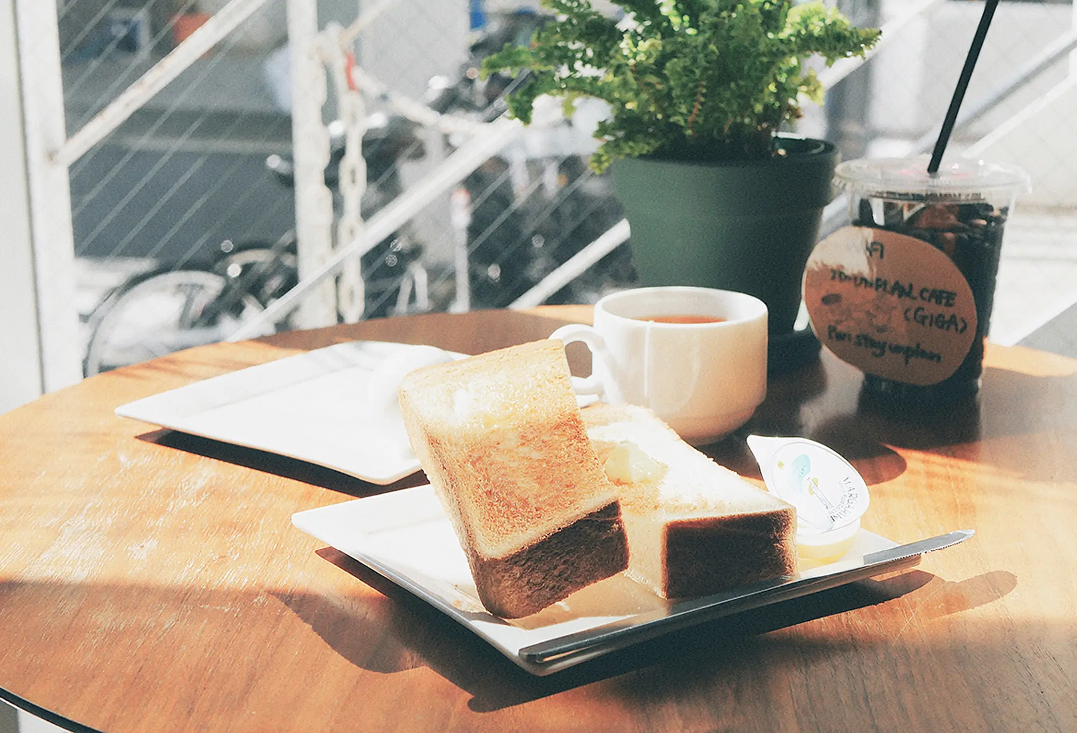 トーストとコーヒー